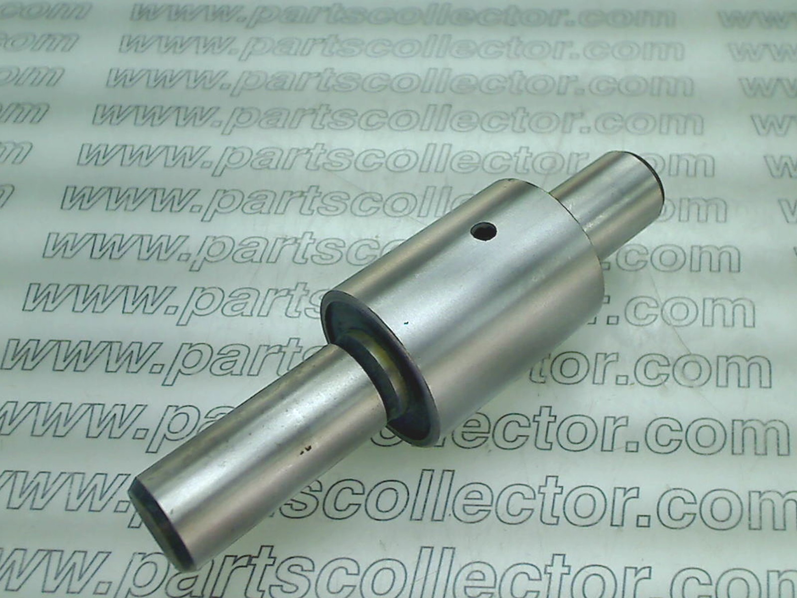 WATER PUMP SHAFT WITH BEARING